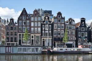 Amsterdam buildings-SiggyNowak, Pixabay