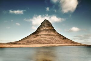 Summit-Iceland_mountain-Pexels Pixabay 1851126_1920