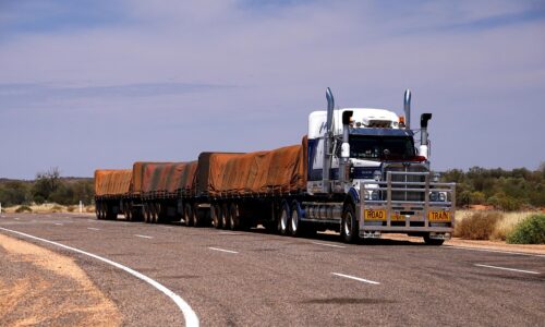 road-train-monikawl999_Pixabay 1185254_1280